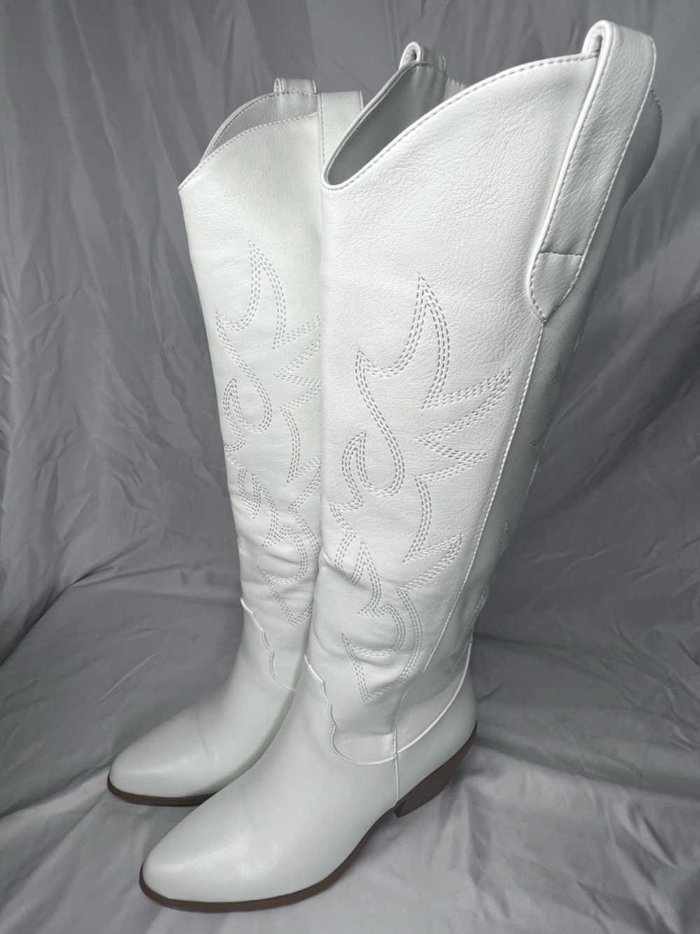 Women's White Over-the-Knee Western Boots - Sleek Stitch Detail